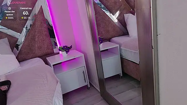 PerlaRogerss  online show from 04.16.26