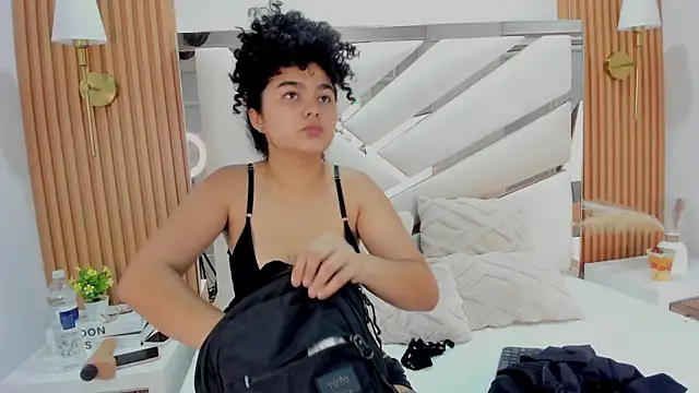 Snapshot of _Curly_Beauty chatting on 02.25.26 Curly Beauty online show from 02.25.26