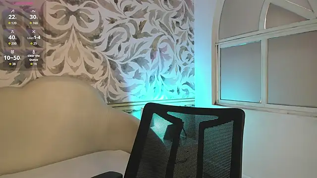 Snapshot of your_whore_Salome chatting on 05.13.26 your whore Salome online show from 05.13.26