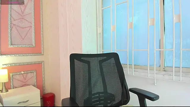 Snapshot of your_whore_Salome chatting on 05.22.26 your whore Salome online show from 05.22.26