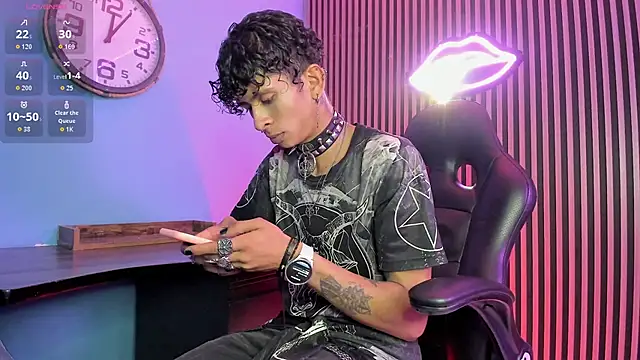 Maximoking26 online show from 03.14.26