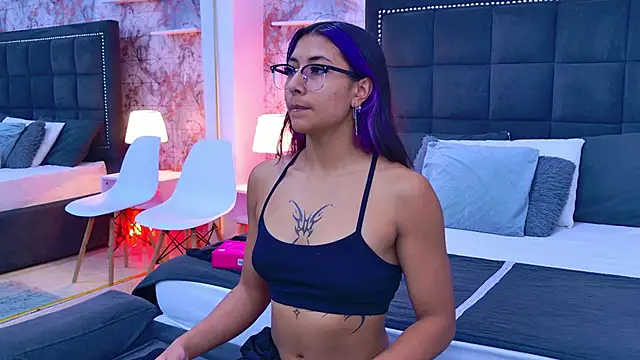 Snapshot of Raven_Gloomy chatting on 04.15.26 Raven Gloomy online show from 04.15.26