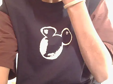 Snapshot of liliy_00 chatting on 02.16.26 liliy 00 online show from 02.16.26