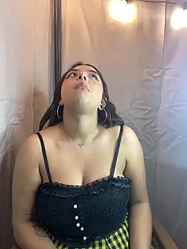 Snapshot of Midary_pink chatting on 03.03.26 Midary pink online show from 03.03.26