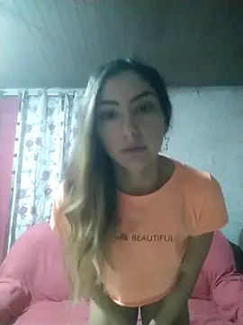 Snapshot of Larinhacat chatting on 02.22.26 Larinhacat online show from 02.22.26