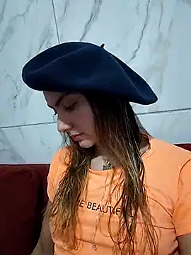 Snapshot of Larinhacat chatting on 03.02.26 Larinhacat online show from 03.02.26