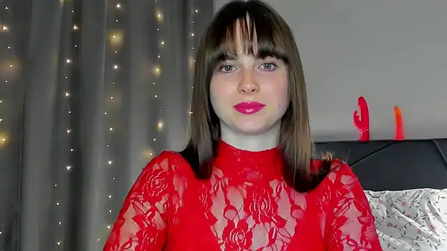 Snapshot of megann_fox2 chatting on 04.28.26 megann fox2 online show from 04.28.26