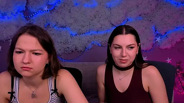 Snapshot of amalialowell chatting on 05.27.26 amalialowell online show from 05.27.26