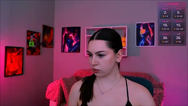 Snapshot of amalialowell chatting on 05.28.26 amalialowell online show from 05.28.26