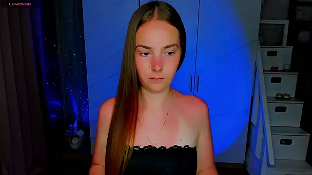 Snapshot of Maddy_Wood_ chatting on 06.23.26 Maddy Wood online show from 06.23.26