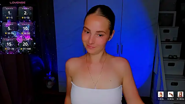 Snapshot of Maddy_Wood_ chatting on 07.04.26 Maddy Wood online show from 07.04.26