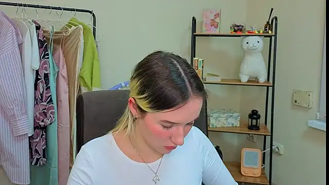 AshleyySchwartz online show from 02.19.26