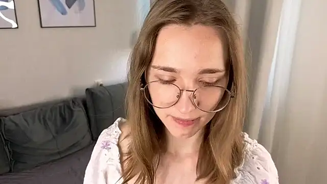 Snapshot of AshleyyJones chatting on 06.06.26 AshleyyJones online show from 06.06.26