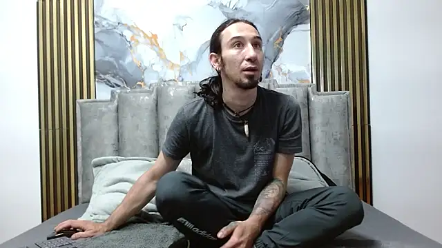 Snapshot of Dilan_Lust chatting on 02.18.26 Dilan Lust online show from 02.18.26