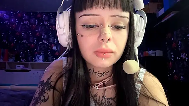 Snapshot of Luna_Sohotti chatting on 02.26.26 Luna Sohotti online show from 02.26.26