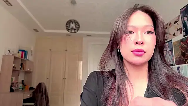 Snapshot of HannaOreo chatting on 03.24.26 HannaOreo online show from 03.24.26