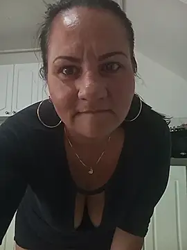 Snapshot of Mishell_Perez chatting on 02.25.26 Mishell Perez online show from 02.25.26