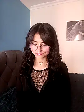 Snapshot of Lili__Clan chatting on 04.29.26 Lili Clan online show from 04.29.26