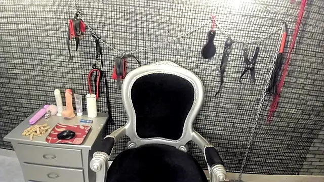 hillary bigbutt online show from 03.30.26