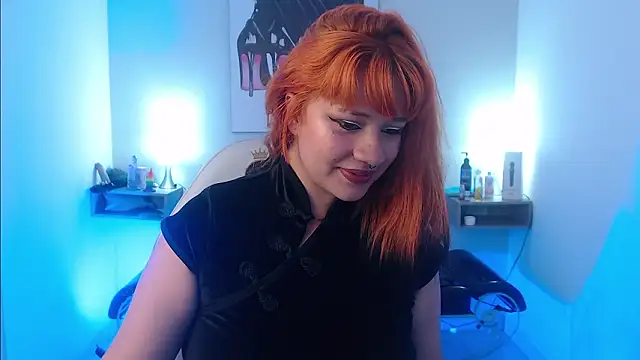 Snapshot of _carlotta_x chatting on 02.17.26 carlotta x online show from 02.17.26