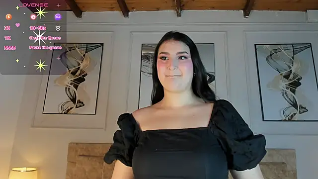 Snapshot of zoe_moon__ chatting on 05.18.26 zoe moon online show from 05.18.26