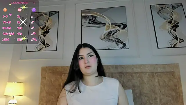 Snapshot of zoe_moon__ chatting on 05.19.26 zoe moon online show from 05.19.26