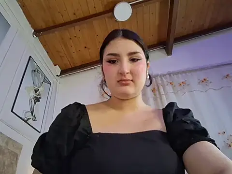 Snapshot of zoe_moon__ chatting on 06.13.26 zoe moon online show from 06.13.26