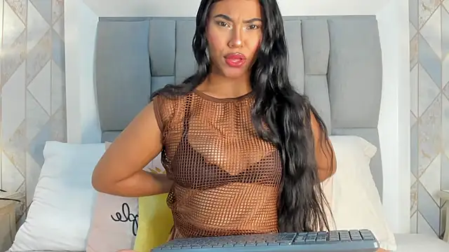 kendall queen   online show from 02.24.26