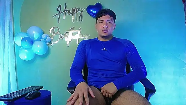 Snapshot of Uriel_Ray_ chatting on 02.22.26 Uriel Ray online show from 02.22.26