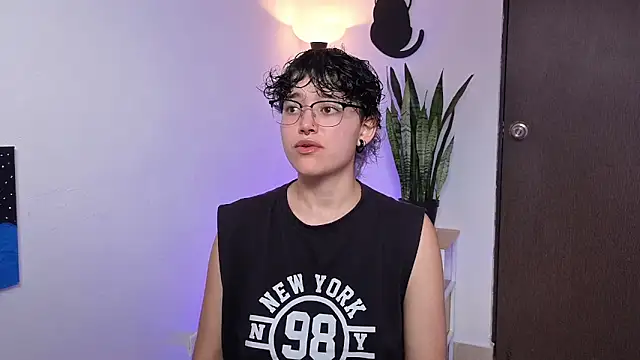 Snapshot of jeroharper_ chatting on 04.14.26 jeroharper online show from 04.14.26