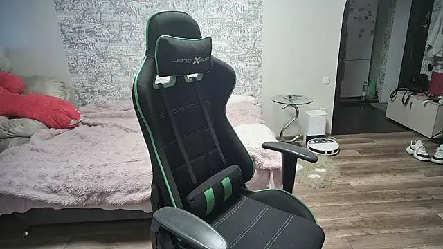 SlankyMic online show from 04.18.26