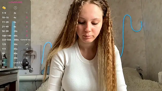 Snapshot of VictoriaDeese chatting on 06.26.26 VictoriaDeese online show from 06.26.26