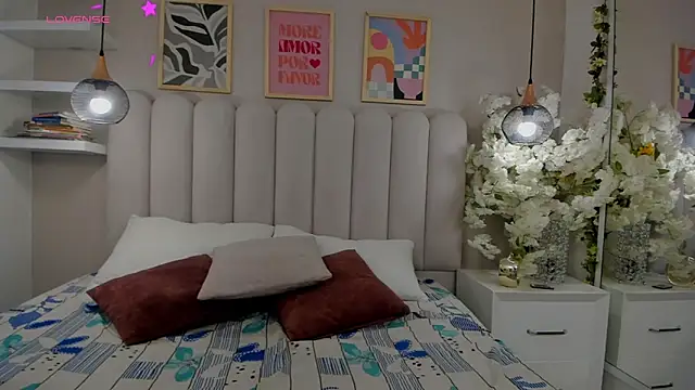 Mia Bailey  online show from 03.27.26