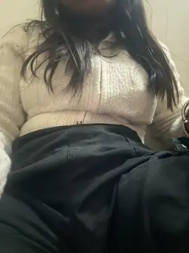 Snapshot of meenu_cuties chatting on 03.18.26 meenu cuties online show from 03.18.26