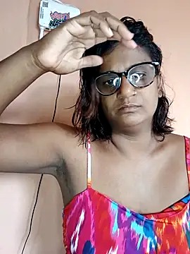 Snapshot of indianstrawberrylips4u chatting on 02.18.26 indianstrawberrylips4u online show from 02.18.26