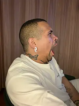 Snapshot of Simone026 chatting on 03.13.26 Simone026 online show from 03.13.26