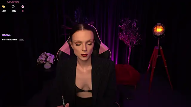 Snapshot of Wild_Alice_me chatting on 07.19.26 Wild Alice me online show from 07.19.26