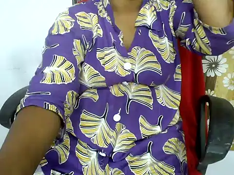 Snapshot of Angel_honeybear_143 chatting on 06.17.26 Angel honeybear 143 online show from 06.17.26