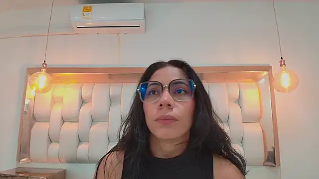 Snapshot of AzulMaveric chatting on 06.04.26 AzulMaveric online show from 06.04.26