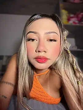 Snapshot of Dulce_Sofi_ chatting on 04.09.26 Dulce Sofi online show from 04.09.26