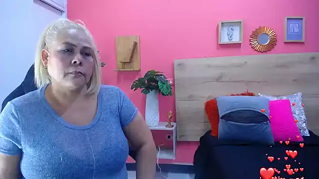 Snapshot of eva_colen50 chatting on 06.25.26 eva colen50 online show from 06.25.26