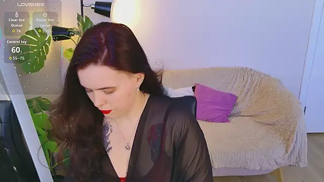 Snapshot of JustMira chatting on 05.12.26 JustMira online show from 05.12.26