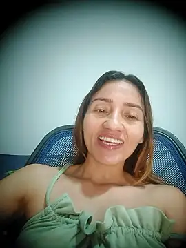 Snapshot of isaa- chatting on 06.14.26 isaa- online show from 06.14.26