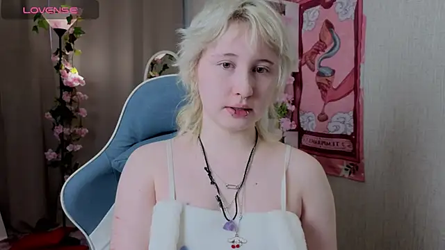 May leaf online show from 03.04.26