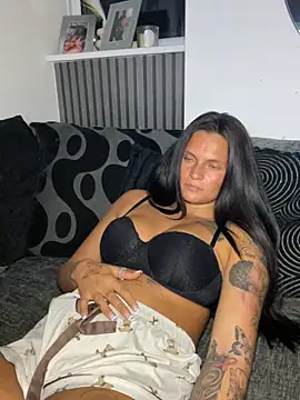 Snapshot of Destinylovex chatting on 03.25.26 Destinylovex online show from 03.25.26