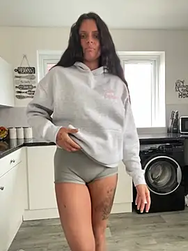 Snapshot of Destinylovex chatting on 04.01.26 Destinylovex online show from 04.01.26