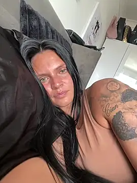 Snapshot of Destinylovex chatting on 04.09.26 Destinylovex online show from 04.09.26