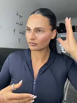 Snapshot of Destinylovex chatting on 04.11.26 Destinylovex online show from 04.11.26