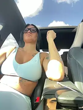 Snapshot of Destinylovex chatting on 04.13.26 Destinylovex online show from 04.13.26