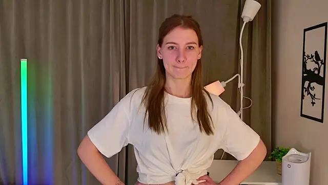 PinkClou9 online show from 04.08.26